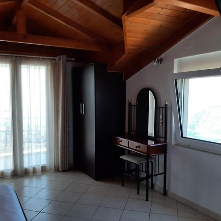 Zoe'S Studios Parga Esterno foto